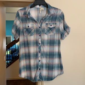 Bella D - L blue pink white plaid button down short sleeve top